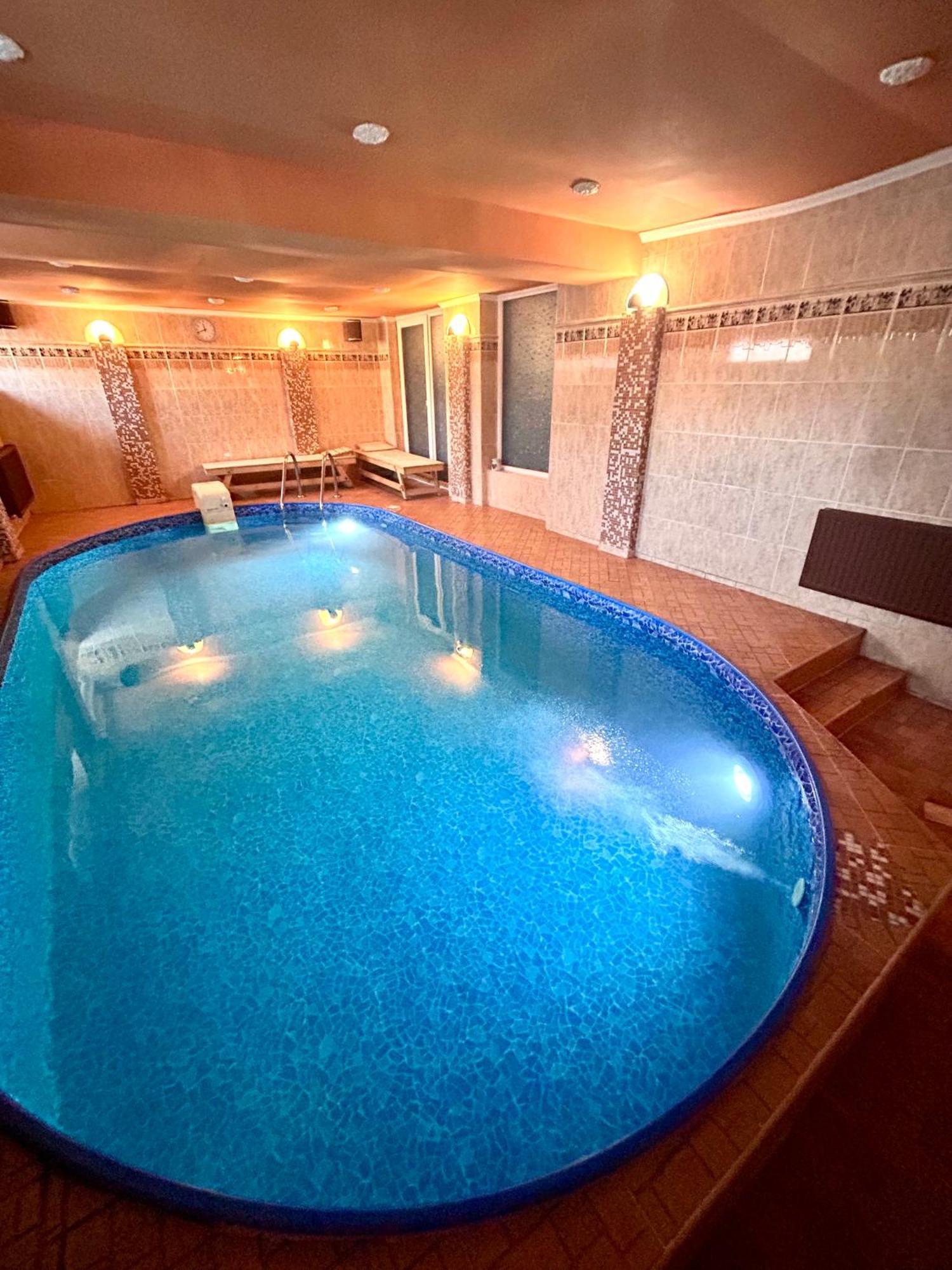 Luxor Hotel Havirov Luaran gambar
