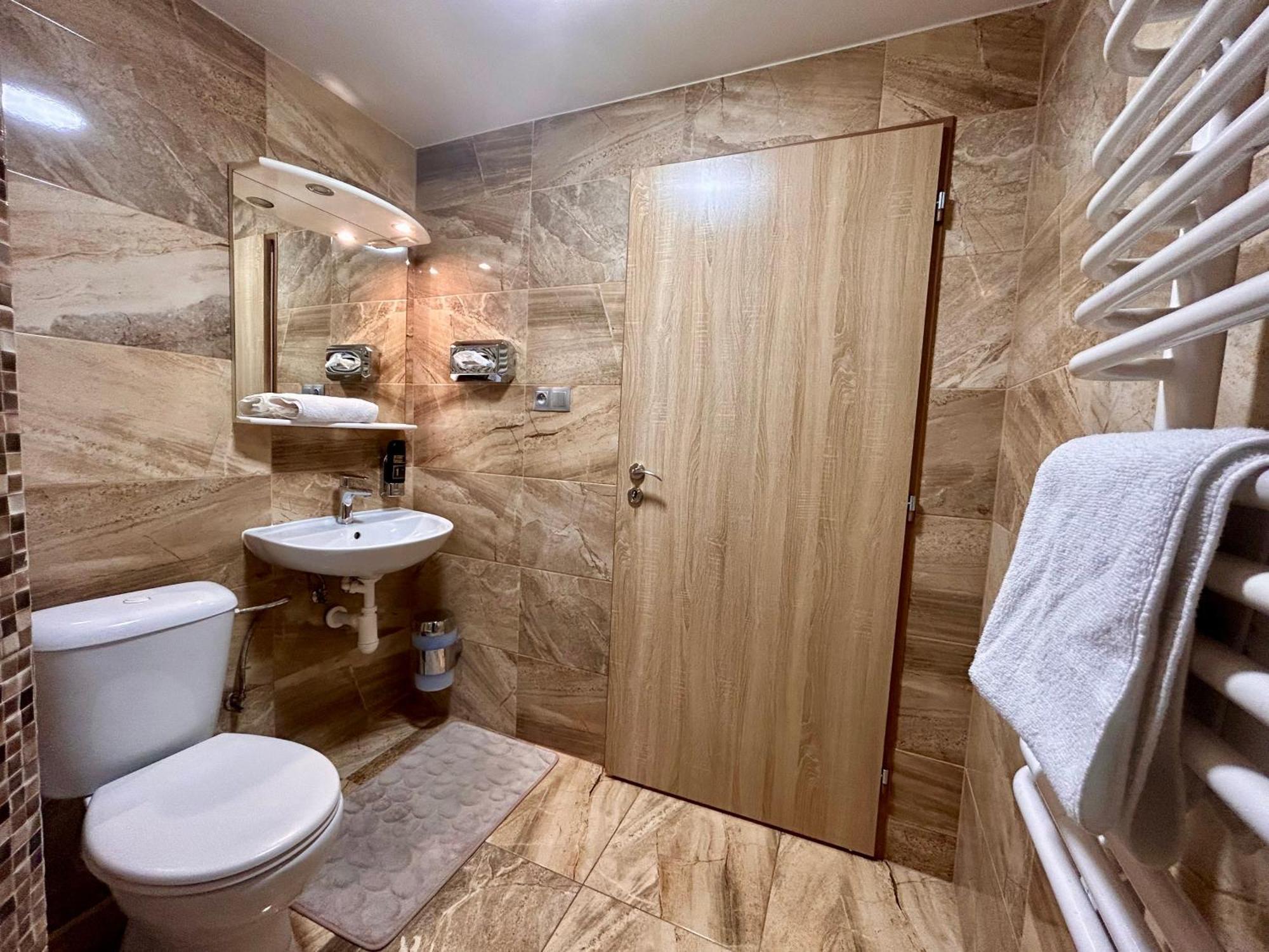 Luxor Hotel Havirov Luaran gambar